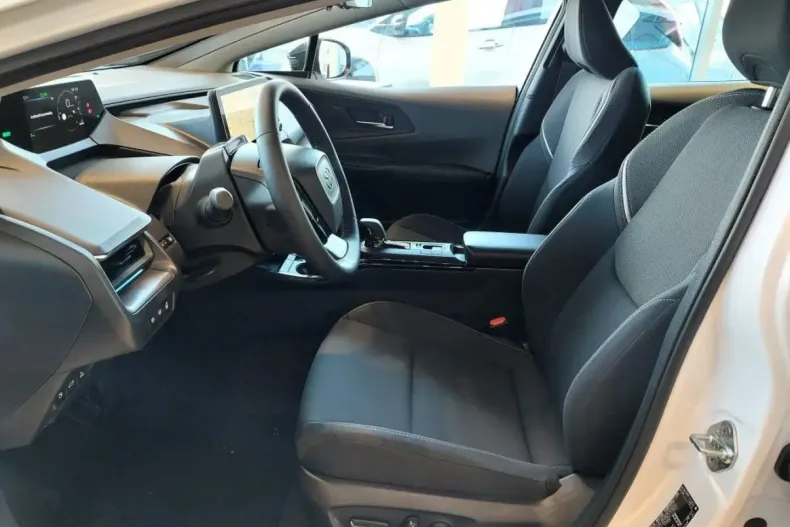 Toyota Prius din 2024 cu 3.037 km - oferta TOY120947 - foto 10