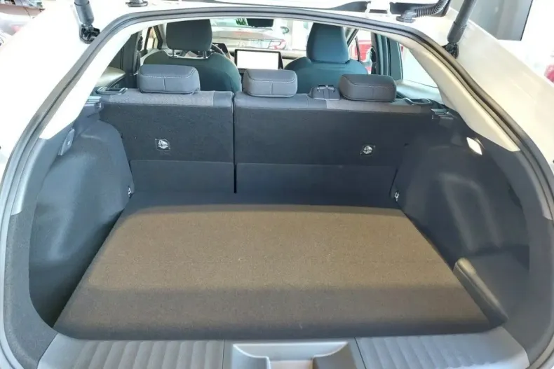 Toyota Prius din 2024 cu 3.037 km - oferta TOY120947 - foto 12