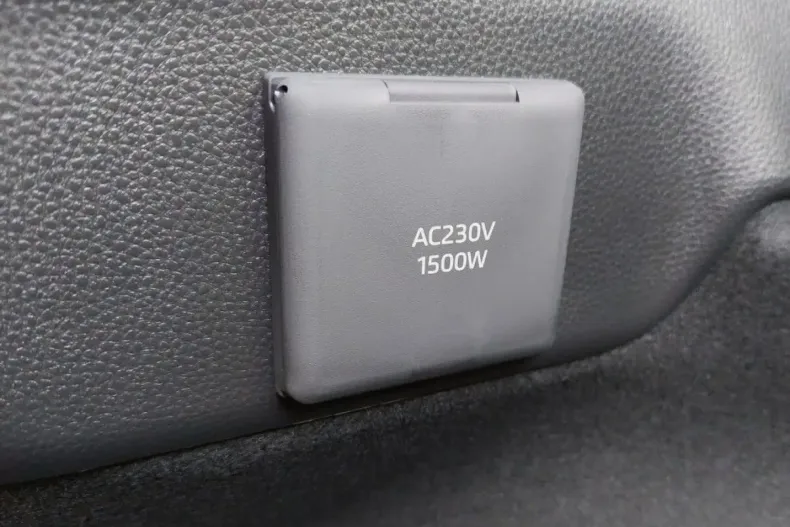 Toyota Prius din 2024 cu 3.037 km - oferta TOY120947 - foto 13