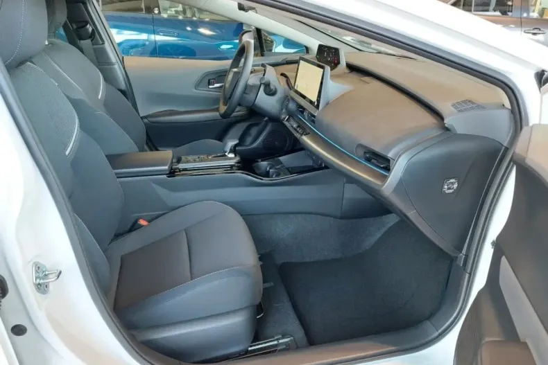 Toyota Prius din 2024 cu 3.037 km - oferta TOY120947 - foto 15