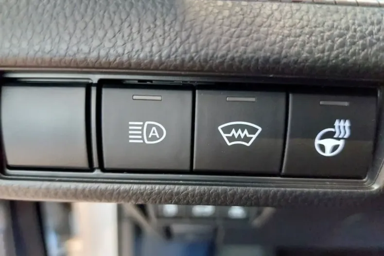 Toyota Prius din 2024 cu 3.037 km - oferta TOY120947 - foto 18