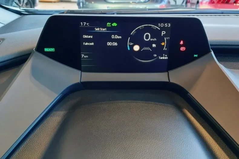 Toyota Prius din 2024 cu 3.037 km - oferta TOY120947 - foto 20