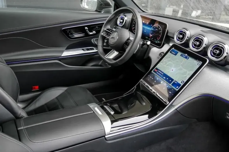 Mercedes-Benz CLE 300 din 2023 cu 6.200 km - oferta MER120952 - foto 3