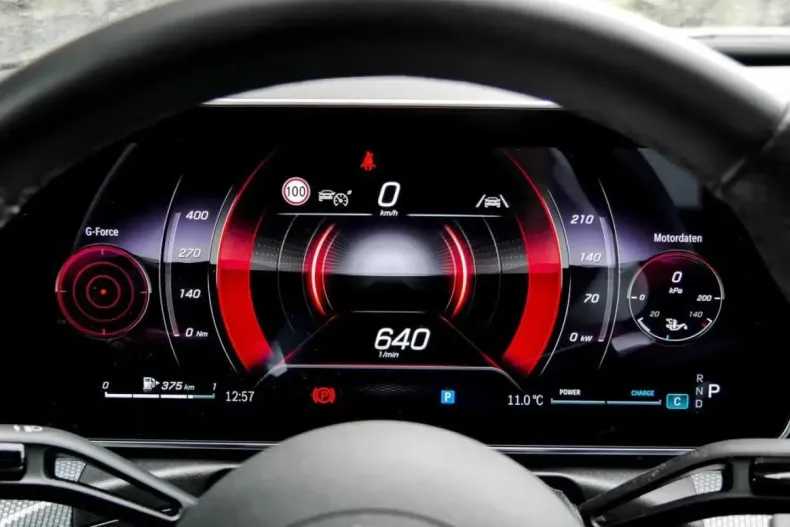 Mercedes-Benz CLE 300 din 2023 cu 6.200 km - oferta MER120952 - foto 11