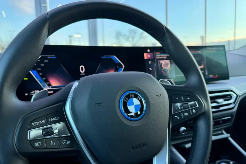 BMW 330 din 2024 cu 13.927 km - oferta BMW120953 - foto 17