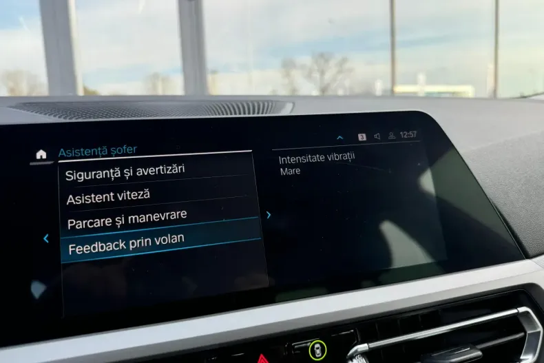 BMW 330 din 2020 cu 69.822 km - oferta BMW120955 - foto 28