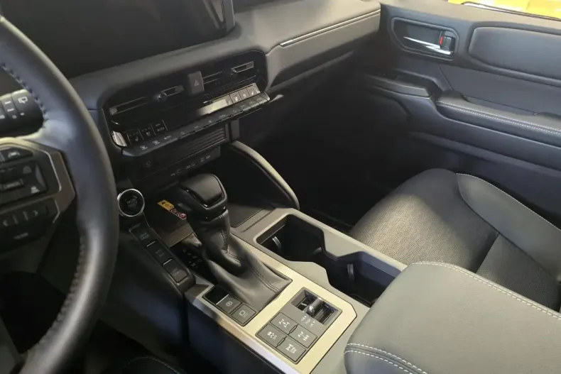 Toyota Land Cruiser din 2025 cu 10 km - oferta TOY120956 - foto 9