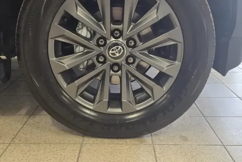 Toyota Land Cruiser din 2025 cu 10 km - oferta TOY120956 - foto 10