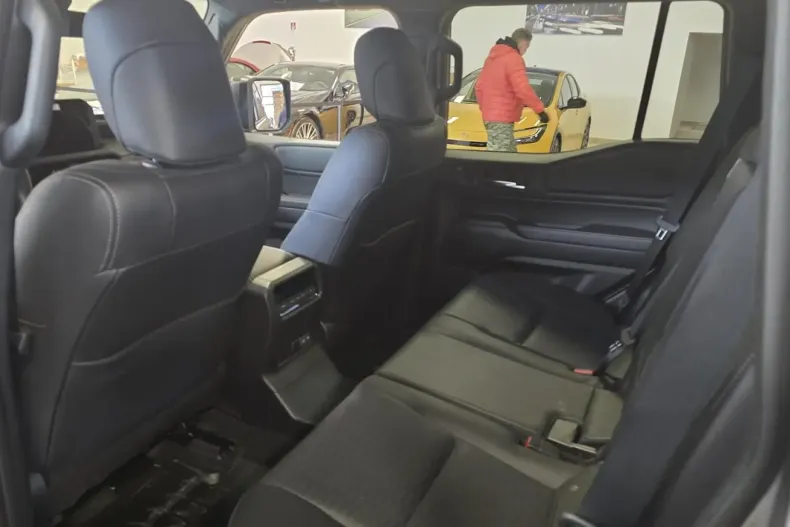 Toyota Land Cruiser din 2025 cu 10 km - oferta TOY120956 - foto 12