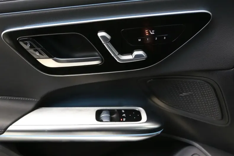 Mercedes-Benz CLE 300 din 2023 cu 6.000 km - oferta MER120964 - foto 9