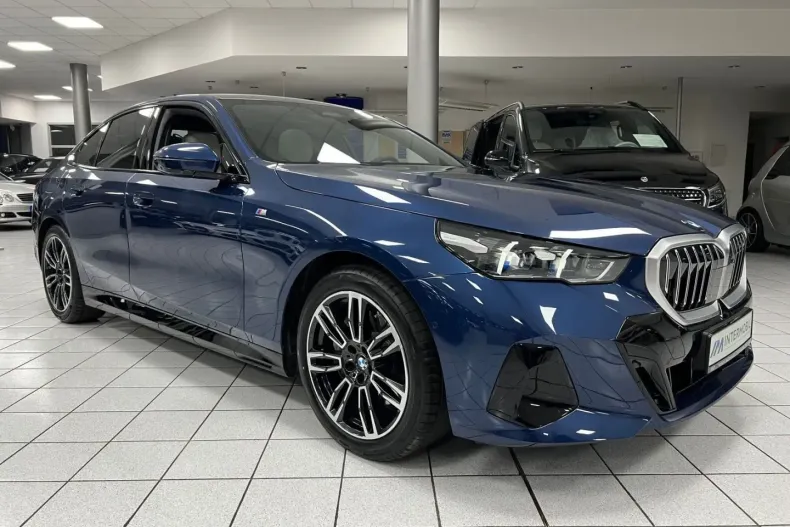 BMW 540 din 2024 cu 5.900 km - oferta BMW120968 - foto 1