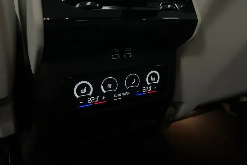 BMW 540 din 2024 cu 5.900 km - oferta BMW120968 - foto 26