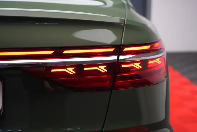 Audi S8 din 2022 cu 64.990 km - oferta AUD120982 - foto 4