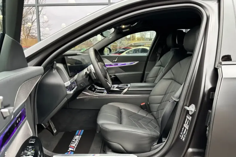 BMW 740 din 2024 cu 24.270 km - oferta BMW120984 - foto 9