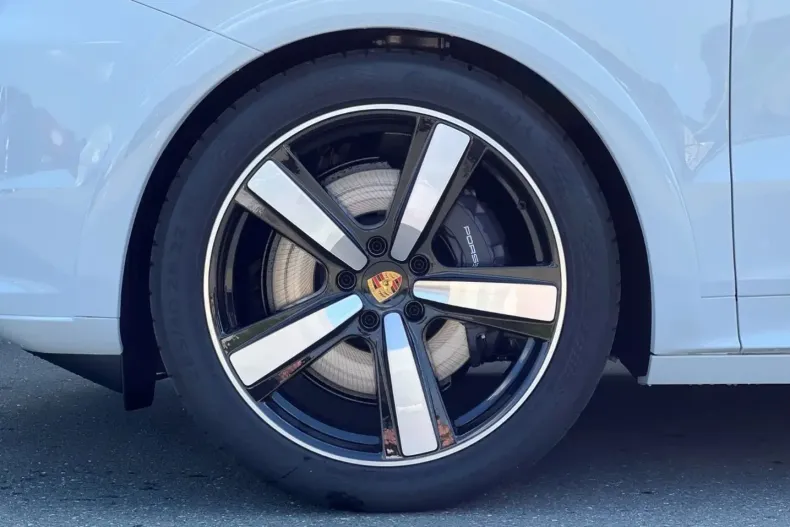 Porsche Cayenne din 2024 cu 9.900 km - oferta POR120992 - foto 6