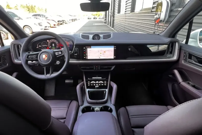 Porsche Cayenne din 2024 cu 9.900 km - oferta POR120992 - foto 7