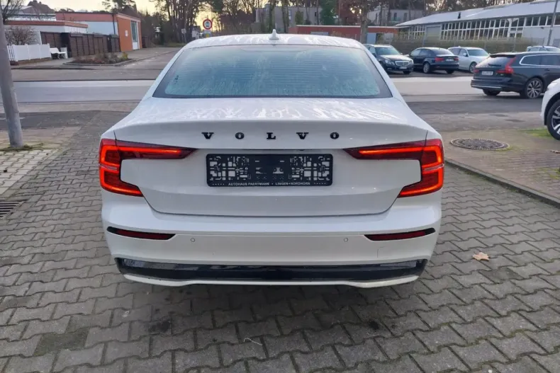 Volvo S60 din 2023 cu 8.500 km - oferta VOL120994 - foto 6