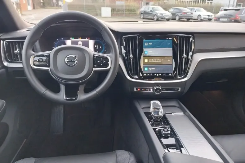 Volvo S60 din 2023 cu 8.500 km - oferta VOL120994 - foto 13