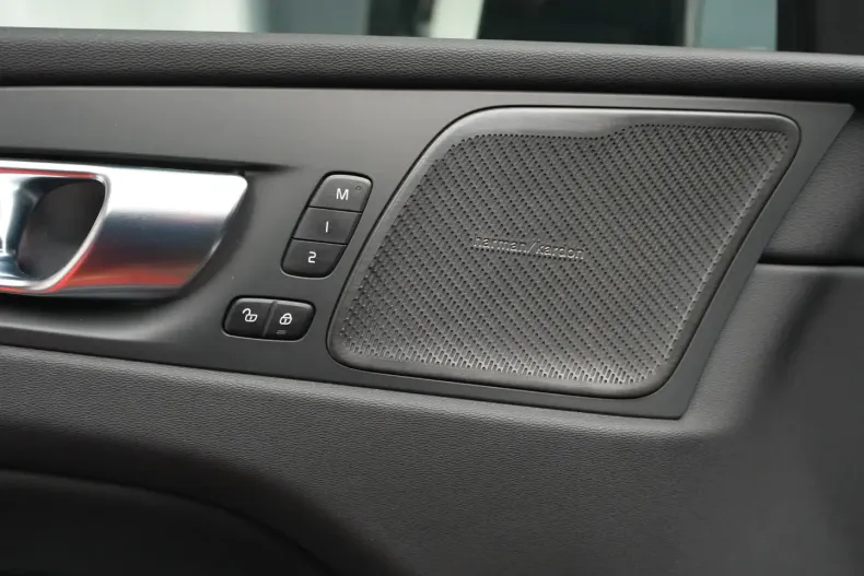 Volvo XC60 din 2024 cu 21.000 km - oferta VOL121005 - foto 11