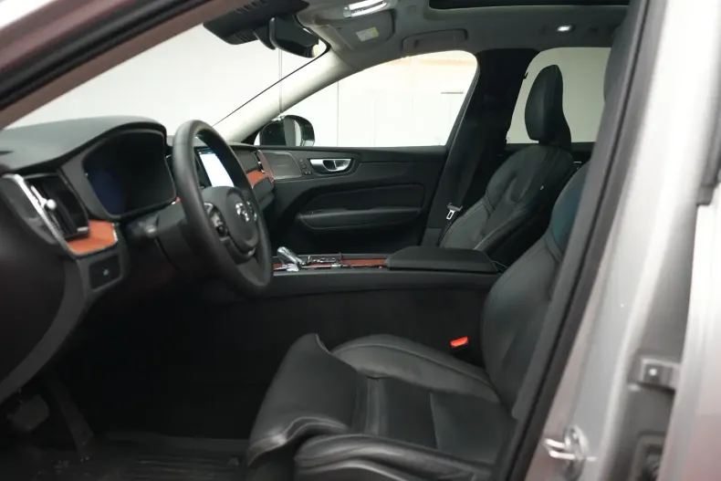 Volvo XC60 din 2024 cu 21.000 km - oferta VOL121005 - foto 12