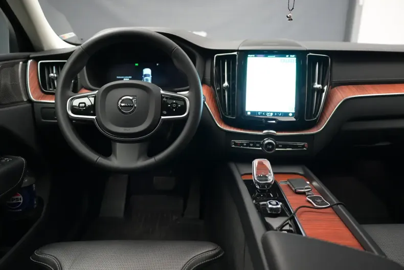 Volvo XC60 din 2024 cu 21.000 km - oferta VOL121005 - foto 19