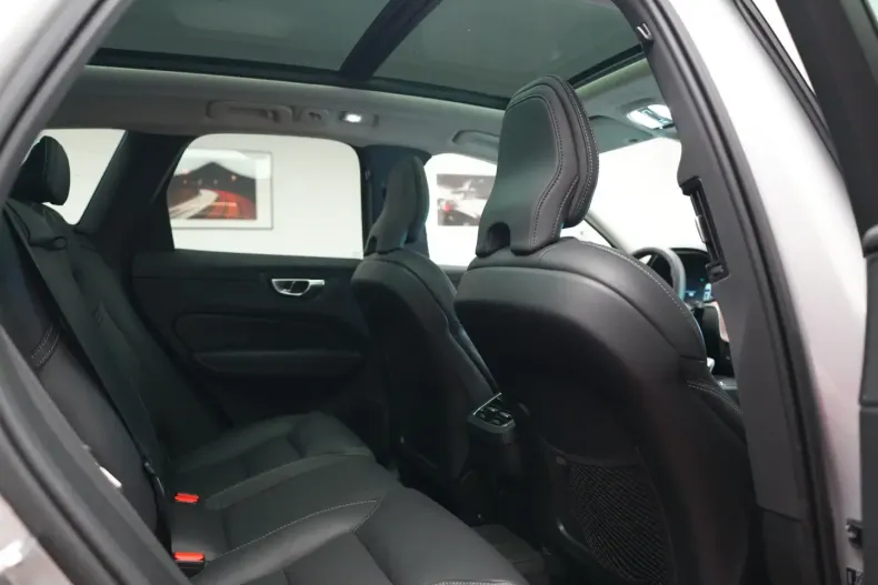 Volvo XC60 din 2024 cu 21.000 km - oferta VOL121005 - foto 21