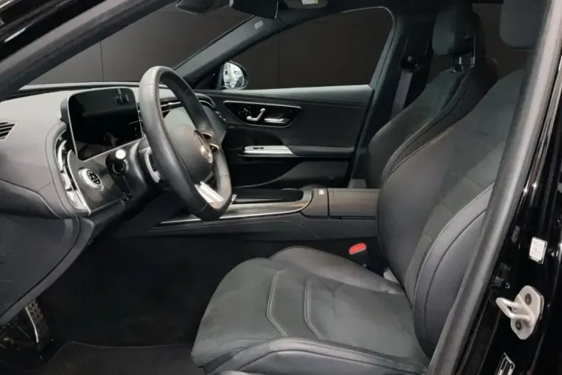 Mercedes-Benz E 300 din 2024 cu 14.233 km - oferta MER121030 - foto 5