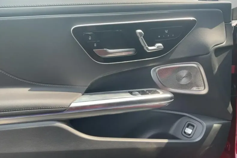 Mercedes-Benz CLE 300 din 2024 cu 6.350 km - oferta MER121044 - foto 9