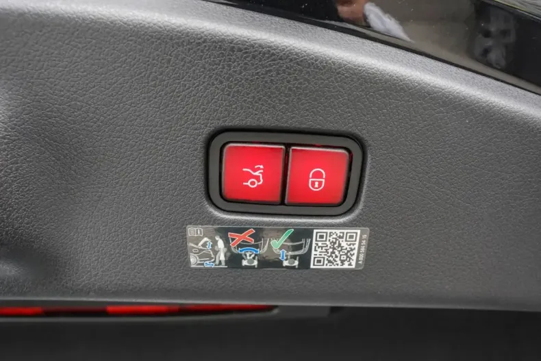 Mercedes-Benz CLE 300 din 2024 cu 23.950 km - oferta MER121045 - foto 17