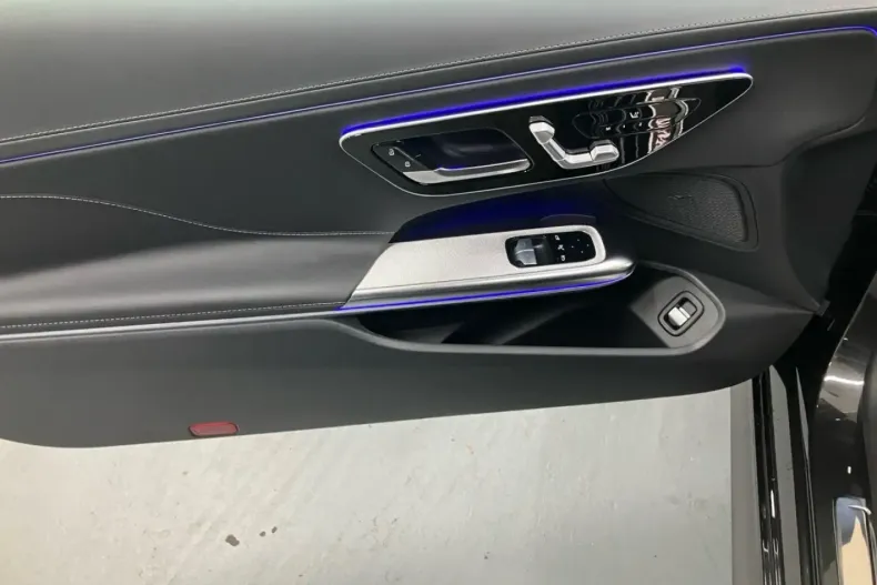 Mercedes-Benz CLE 200 din 2024 cu 3.789 km - oferta MER121048 - foto 14