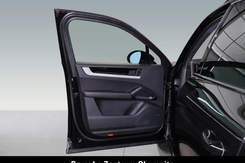 Porsche Cayenne din 2023 cu 19.900 km - oferta POR121071 - foto 31