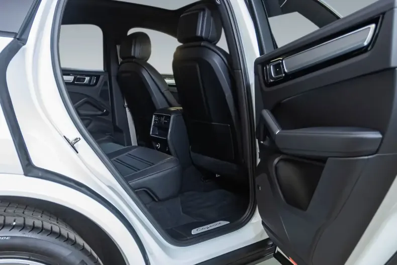 Porsche Cayenne din 2023 cu 20.100 km - oferta POR121081 - foto 21