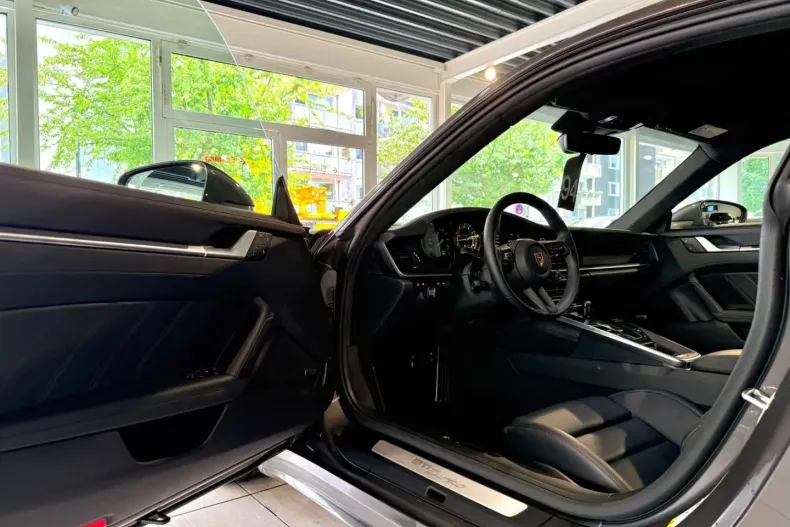 Porsche 911 din 2022 cu 3.900 km - oferta POR121082 - foto 12