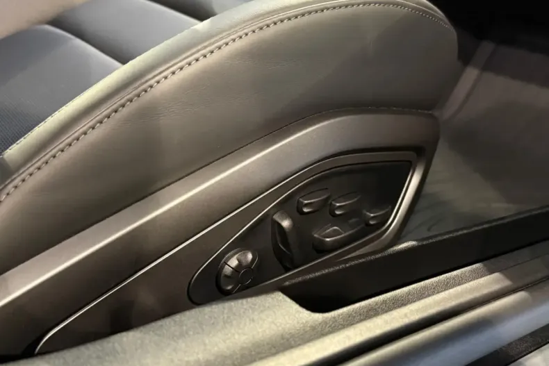 Porsche 911 din 2022 cu 3.900 km - oferta POR121082 - foto 29