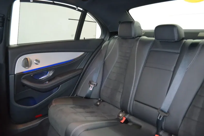 Mercedes-Benz E 300 din 2021 cu 45.000 km - oferta MER121086 - foto 17