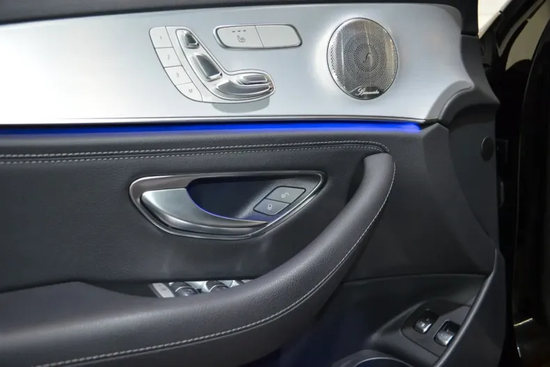 Mercedes-Benz E 300 din 2021 cu 45.000 km - oferta MER121086 - foto 18