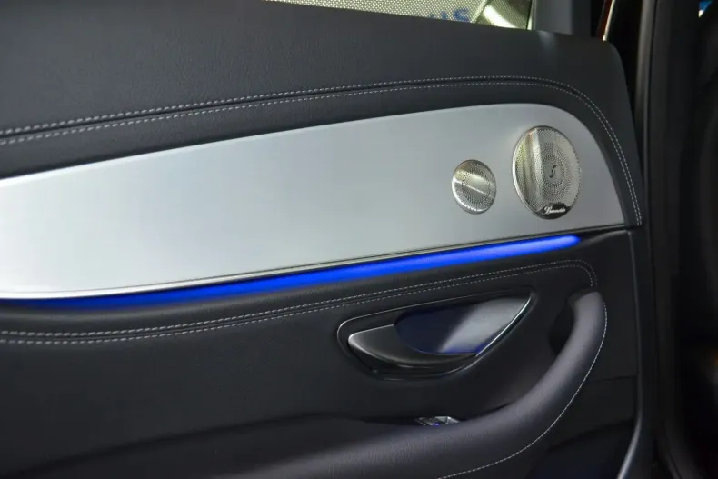 Mercedes-Benz E 300 din 2021 cu 45.000 km - oferta MER121086 - foto 19