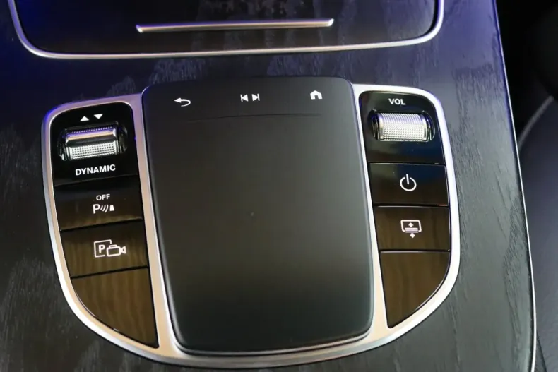 Mercedes-Benz E 300 din 2021 cu 45.000 km - oferta MER121086 - foto 22