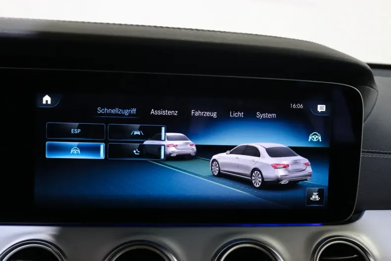 Mercedes-Benz E 300 din 2021 cu 45.000 km - oferta MER121086 - foto 24