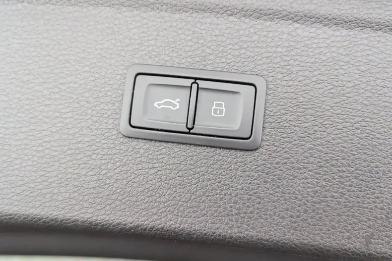 Audi SQ5 din 2023 cu 41.250 km - oferta AUD121090 - foto 13