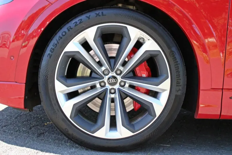 Audi SQ8 din 2024 cu 19.890 km - oferta AUD121094 - foto 5