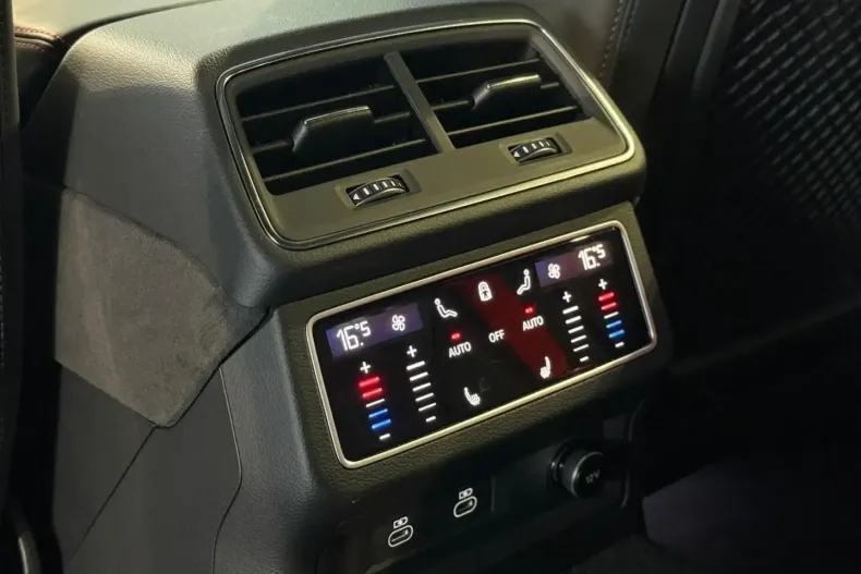 Audi RS6 din 2022 cu 56.625 km - oferta AUD121097 - foto 30