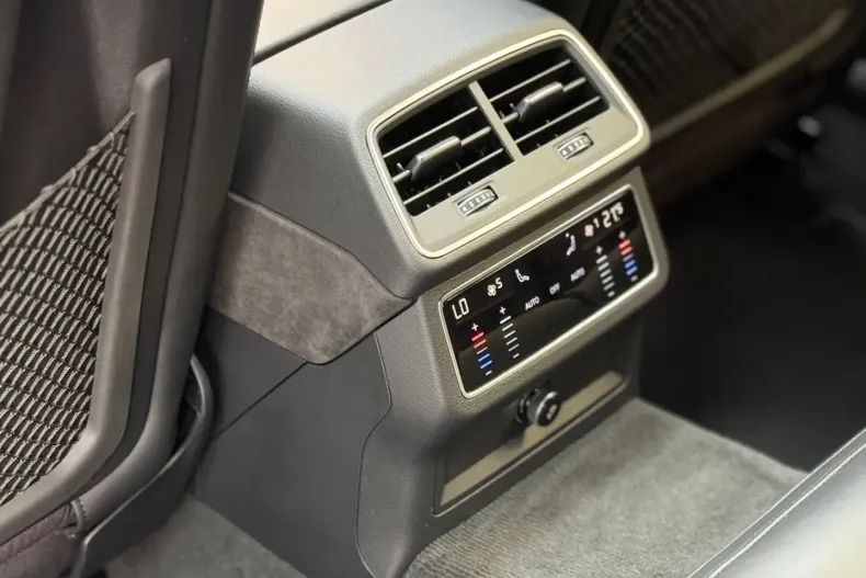 Audi RS6 din 2021 cu 77.500 km - oferta AUD121099 - foto 18