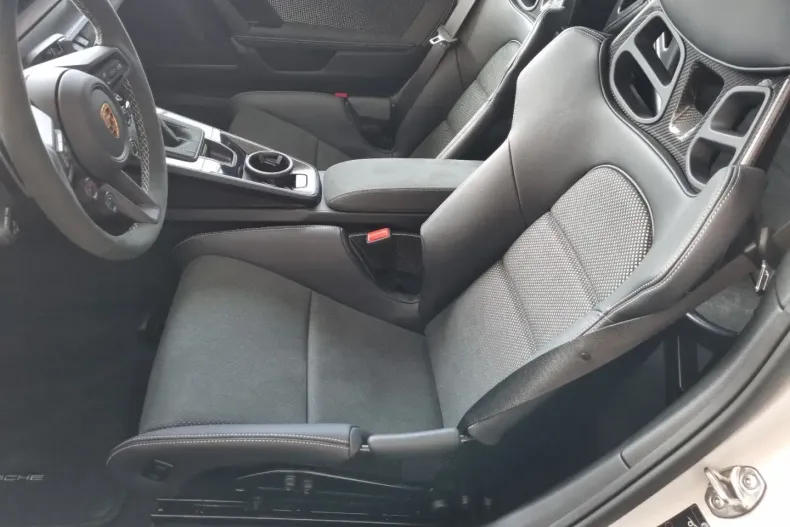 Porsche 992 din 2025 cu 27 km - oferta POR121120 - foto 8