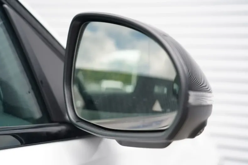 Mercedes-Benz C 300 din 2024 cu 13.400 km - oferta MER121124 - foto 8