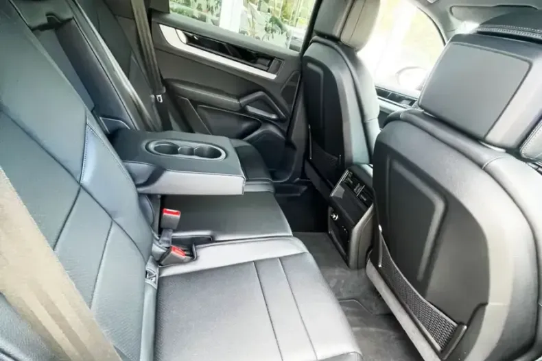 Porsche Cayenne din 2025 cu 6.300 km - oferta POR121154 - foto 11