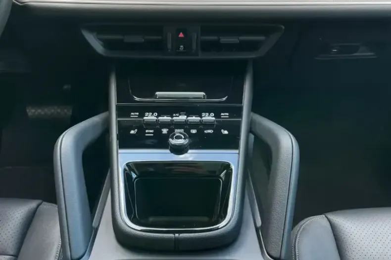 Porsche Cayenne din 2025 cu 6.300 km - oferta POR121154 - foto 12