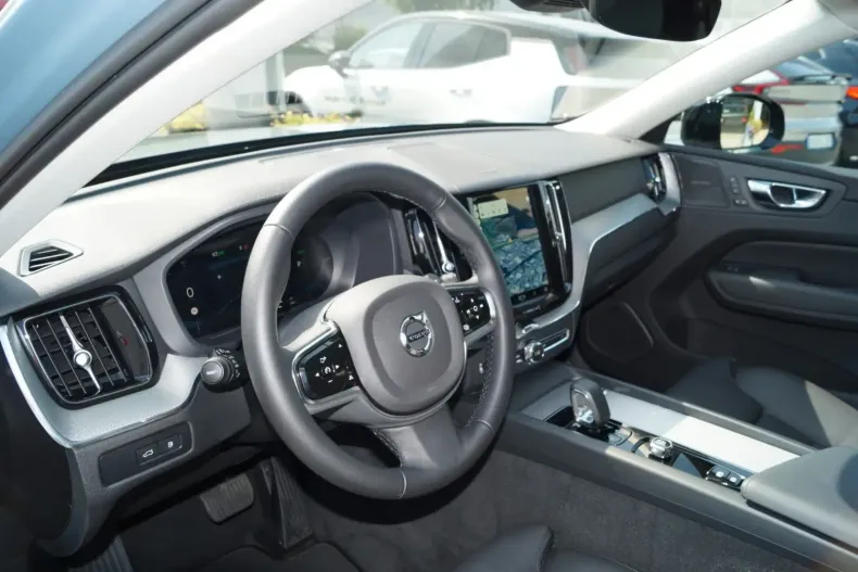 Volvo XC60 din 2024 cu 10.000 km - oferta VOL121159 - foto 5