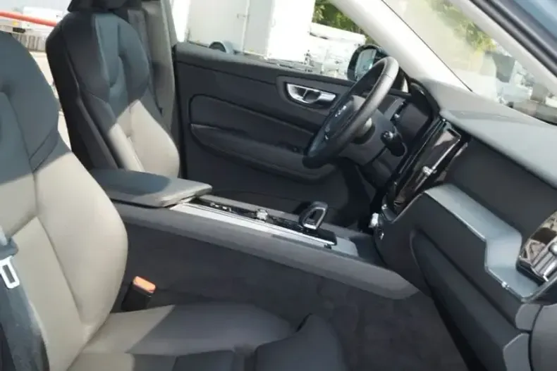 Volvo XC60 din 2024 cu 10.000 km - oferta VOL121159 - foto 11