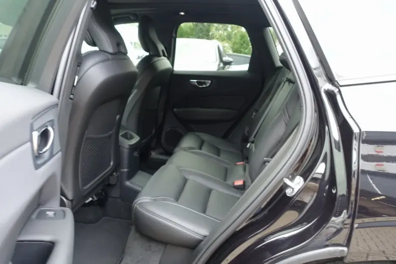 Volvo XC60 din 2024 cu 13.800 km - oferta VOL121160 - foto 9